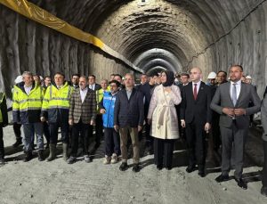 Ankara-İzmir Hızlı Tren Hattı’nın açılış tarihi belli oldu ‘3 buçuk saat sürecek’