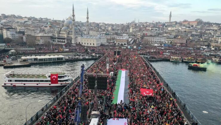 Filistin İçin Galata Köprüsü’nde Büyük Eylem!