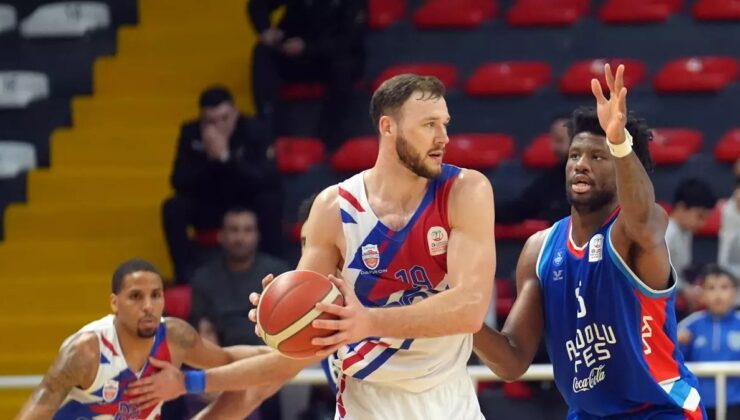 Büyükçekmece, Efes’i Son Saniye Üçlüğüyle Yendi!