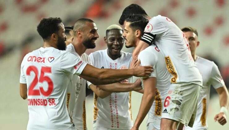 Antalyaspor, Kocaelispor’u 3-1 İle Geçti!